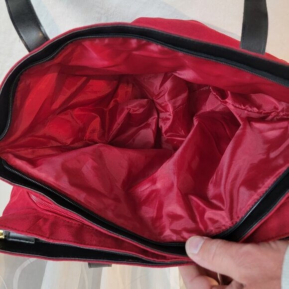 Elizabeth Arden Three Compartment Travel Bag - Picture 7 of 10